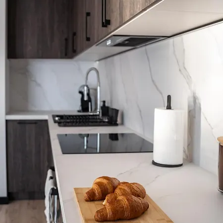 Park Vista Apartment *