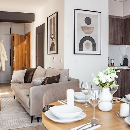 Park Vista Apartment *